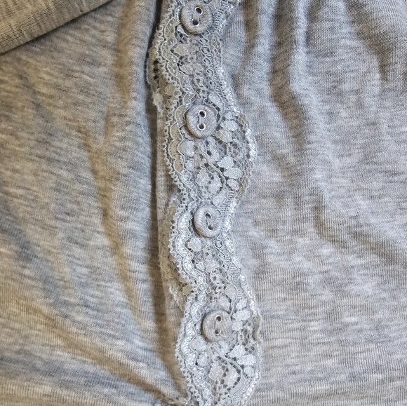 EDIKTED LONG SLEEVE GRAY TOP SIZE SMALL - Picture 3 of 7